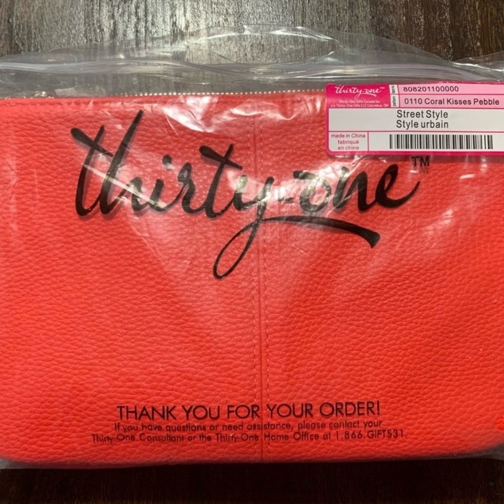 Thirty-One Vibrant Coral Pebble Clutch